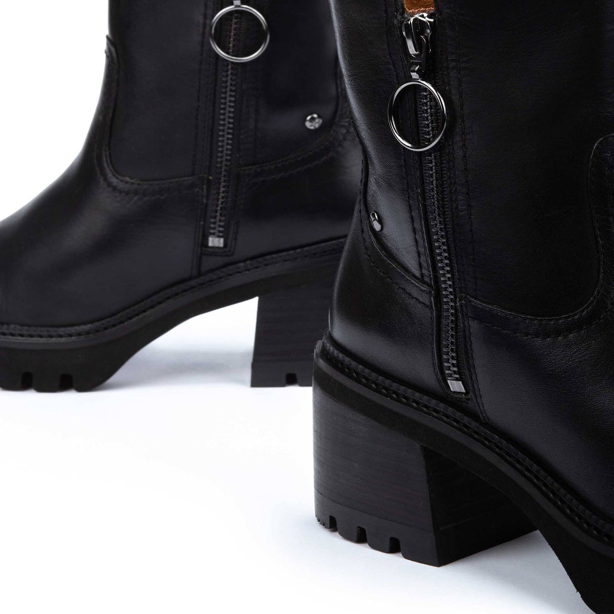 Pikolinos Valladolid Ankle Boots with Mi-Heel and Studded Treads Women's