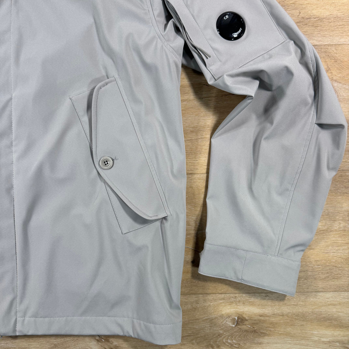 C.P. Company Shell-R Goggle Lens Jacket in Dove