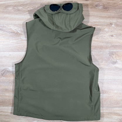 C.P. Company Shell-R Goggle Gilet in Elmwood Green